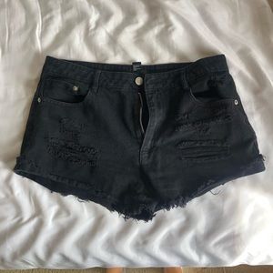 FOREVER 21 black shorts